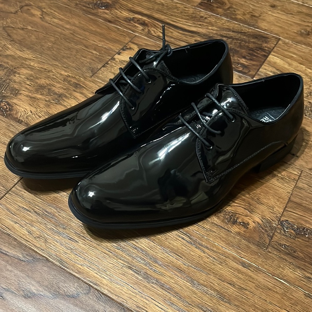 Kenneth Cole sub line dress shoes